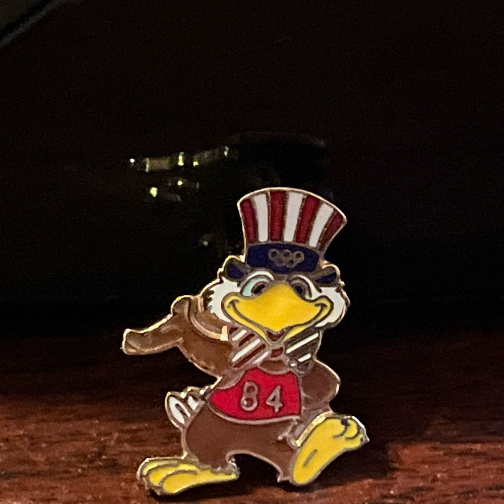 Vintage 1984 Los Angeles Olympics Sam The Eagle Lapel Hat Pin‎